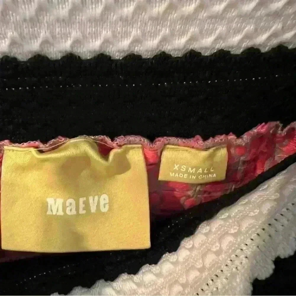Maeve Pink and Cream Embroidered Skirt with Thick Black and White Waist Size XS - Picture 9 of 9